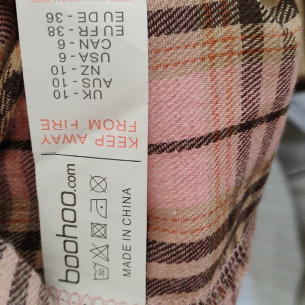 BooHoo Pink Plaid Dress With Ruffle Sleeves  6 - Picture 3 of 7